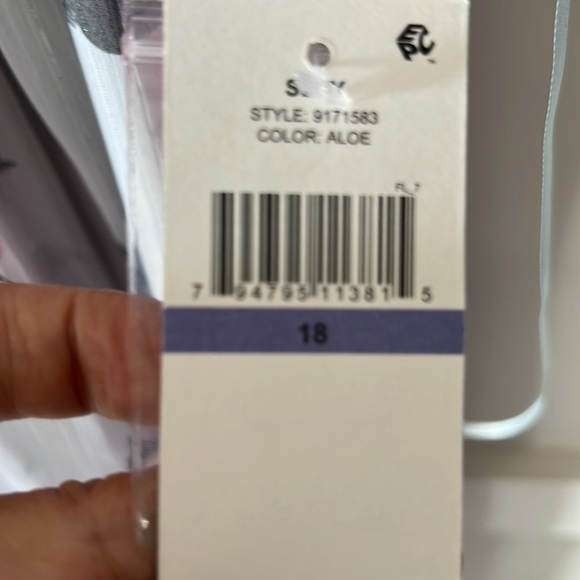 Full length beaded neck; Halter Chiffon Sleeveless Dress- Size:18 -wedding - Picture 11 of 11